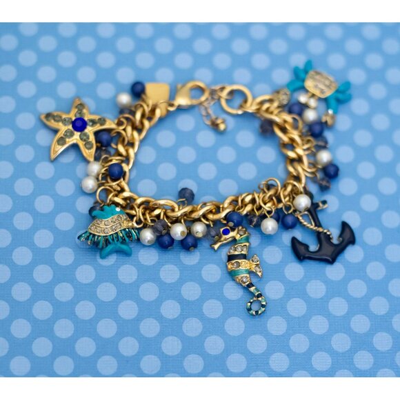 7 inch, Vintage Sea Fantasy White Faux Pearls Gold Tone Charm Bracelet - M35 - Picture 1 of 2